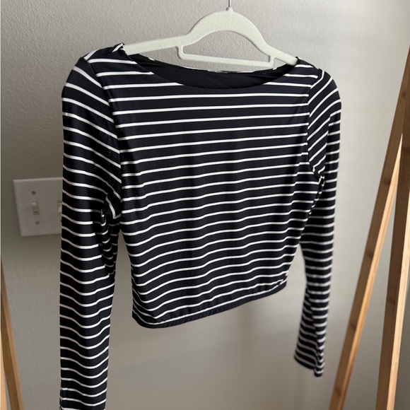 Black and White Striped Women's Top - Picture 1 of 2
